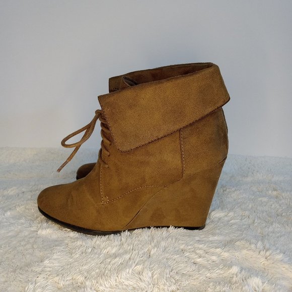 Fioni Wedge Booties - Picture 5 of 9